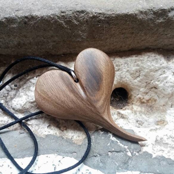 Wooden heart necklace, Walnut wood necklace, Wooden heart pendant, Wooden jewellery necklace.