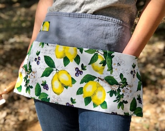 Lemon Print Garden Apron, Garden Apron With Pockets, Gardening Gift, Farmhouse Apron, Lemon Garden Apron, Garden Apron for Women, Farm Apron