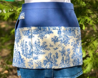 Blue Garden Apron, Garden Apron With Pockets, Gardening Gift, French Farmhouse Apron, French Toile Garden Apron, Garden Apron for Women