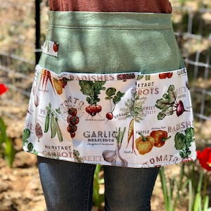 Veggie Apron, Garden Apron with Pockets, Gardening Gift, Vegetable Garden Apron, Vegetable Apron, Gardening Apron for Women, Waist Apron,