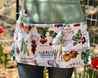 Veggie Apron, Garden Apron with Pockets, Gardening Gift, Vegetable Garden Apron, Vegetable Apron, Gardening Apron for Women, Waist Apron,