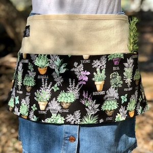 Herb Print Garden Apron: French Farmhouse Style with Pockets