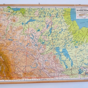 1966 George Philip & Figlio Ltd. Vintage School Map of the Canadian PRAIRIE PROVINCES / 1966 Prairie School Map (inglese)