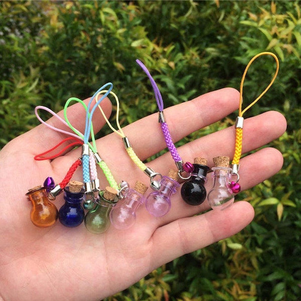 7pcs Bottles Lamp Shape Pendants Mini Bell Bracelets Bottles with Key Chains Jars Glass Pendants Wedding Gift Mixed Colors DP-04