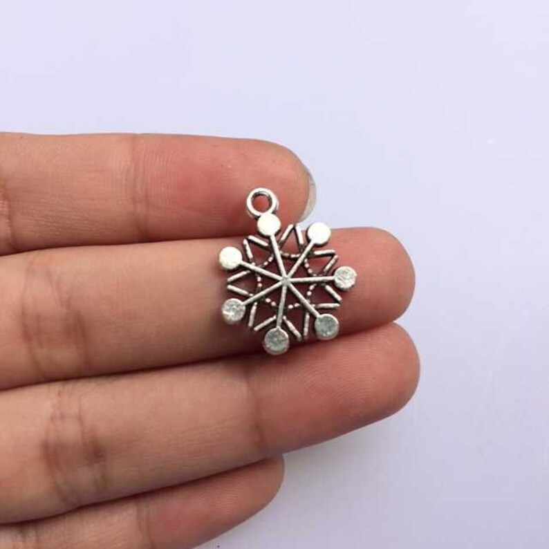 Christmas snowflake Vintage Snow Hand Made Charms Pendants For Necklace Wedding Gift 20x16mm 30pcs T219