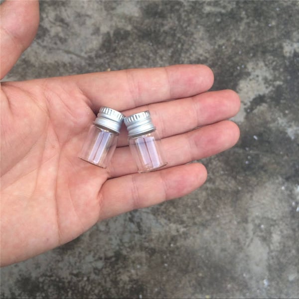 100pcs 16x26x8mm 2ml Mini Glass Bottles Jewelry Packing Cute Bottles Aluminum Cover Screw Top Empty Jars Containers