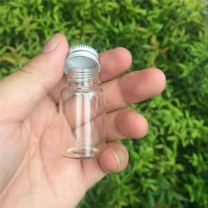 50pcs 8ml 15ml 20ml 25ml Glass Bottles Crafts with Aluminium Cap Liquid Jars Bottles Decoration Empty Vials Jars Wholesale