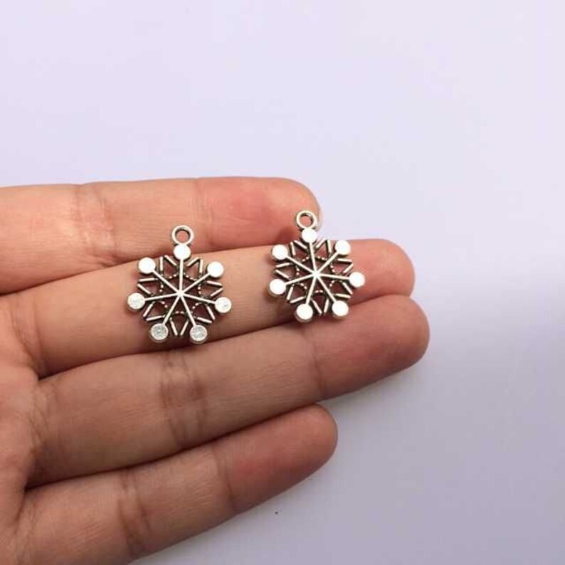 Christmas snowflake Vintage Snow Hand Made Charms Pendants For Necklace Wedding Gift 20x16mm 30pcs T219