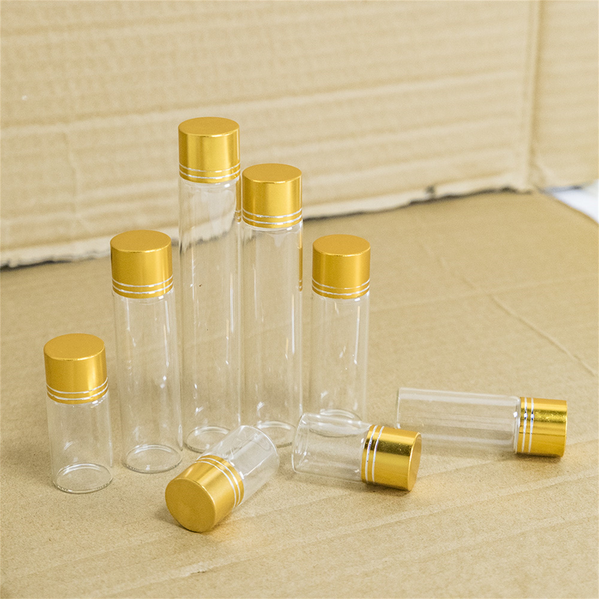 50PCS 5ml 8ml 10ml 12ml 20ml 15ml 25ml 30ml Glass Bottles with Gold Plastic Screw Caps Empty Glass Jars Crafts Bottles Food Grade Storage