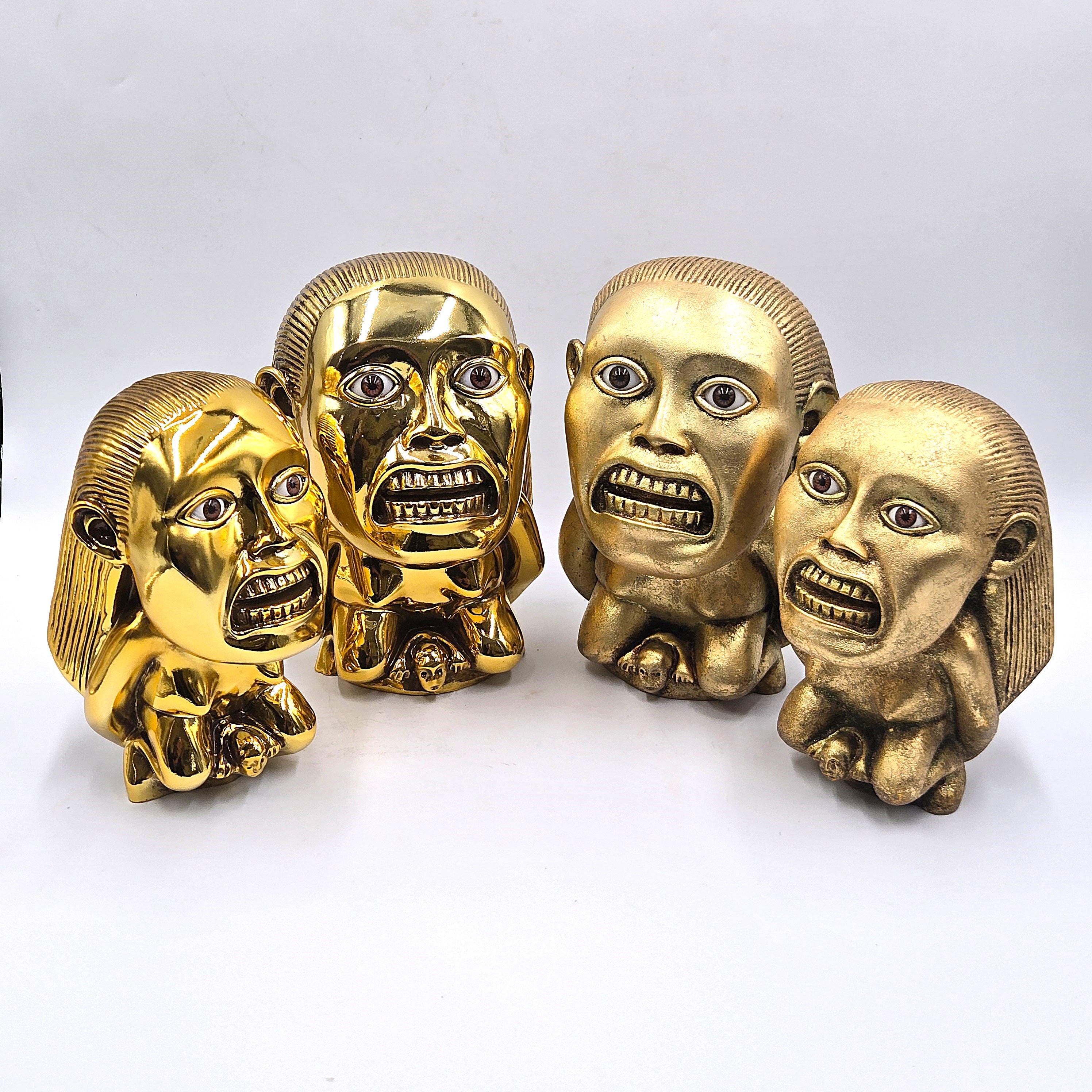 インディ・ジョーンズの金箔仕上げの豊穣の偶像（目付き）と台座を新た