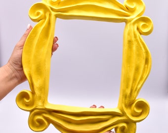 NESSUNA stampa 3D. La cornice FRIENDS PIÙ GRANDE!! 34 cm, gialla, vintage, oro. Cornice spioncino Friends