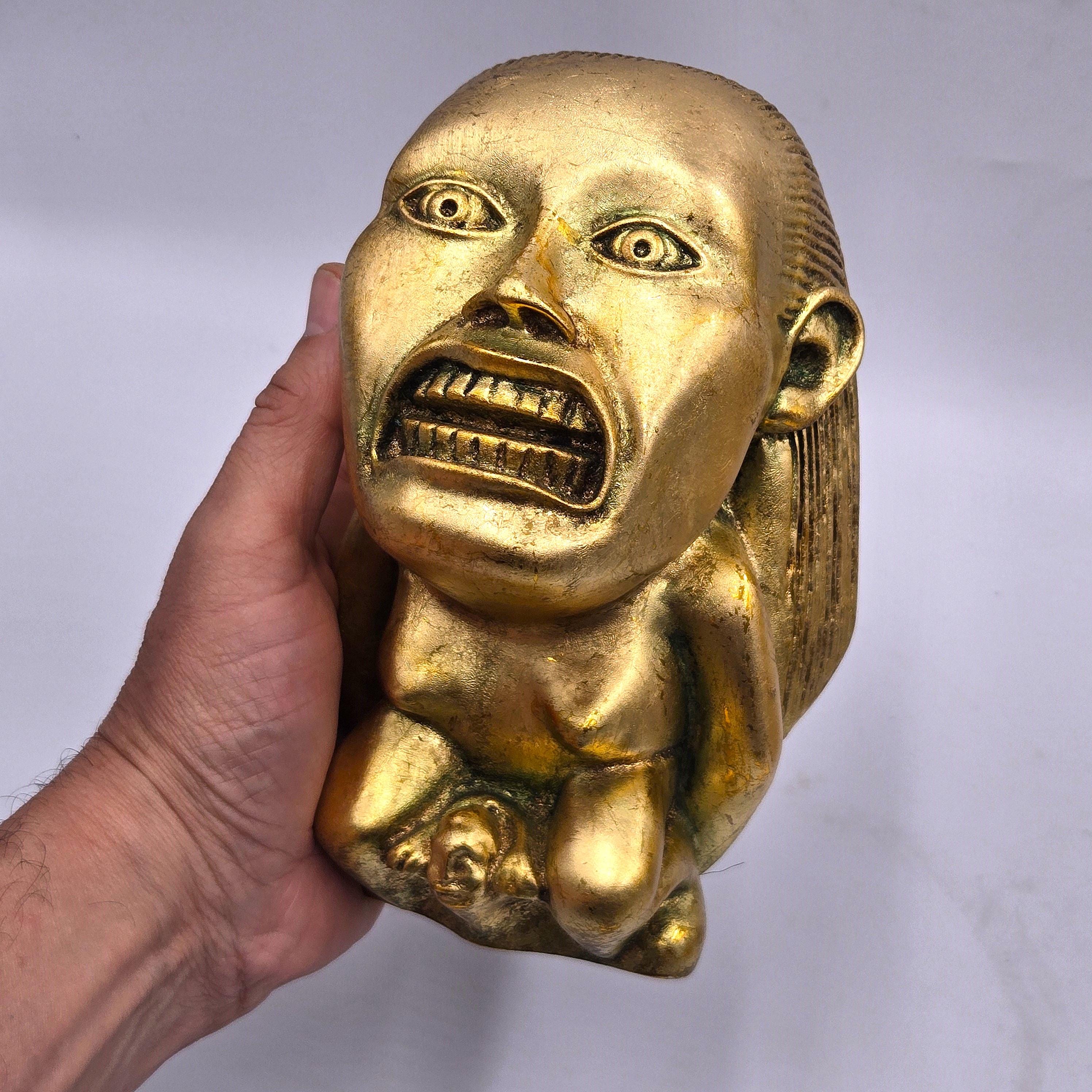 インディ・ジョーンズの金箔仕上げの豊穣の偶像（目付き）と台座を新た