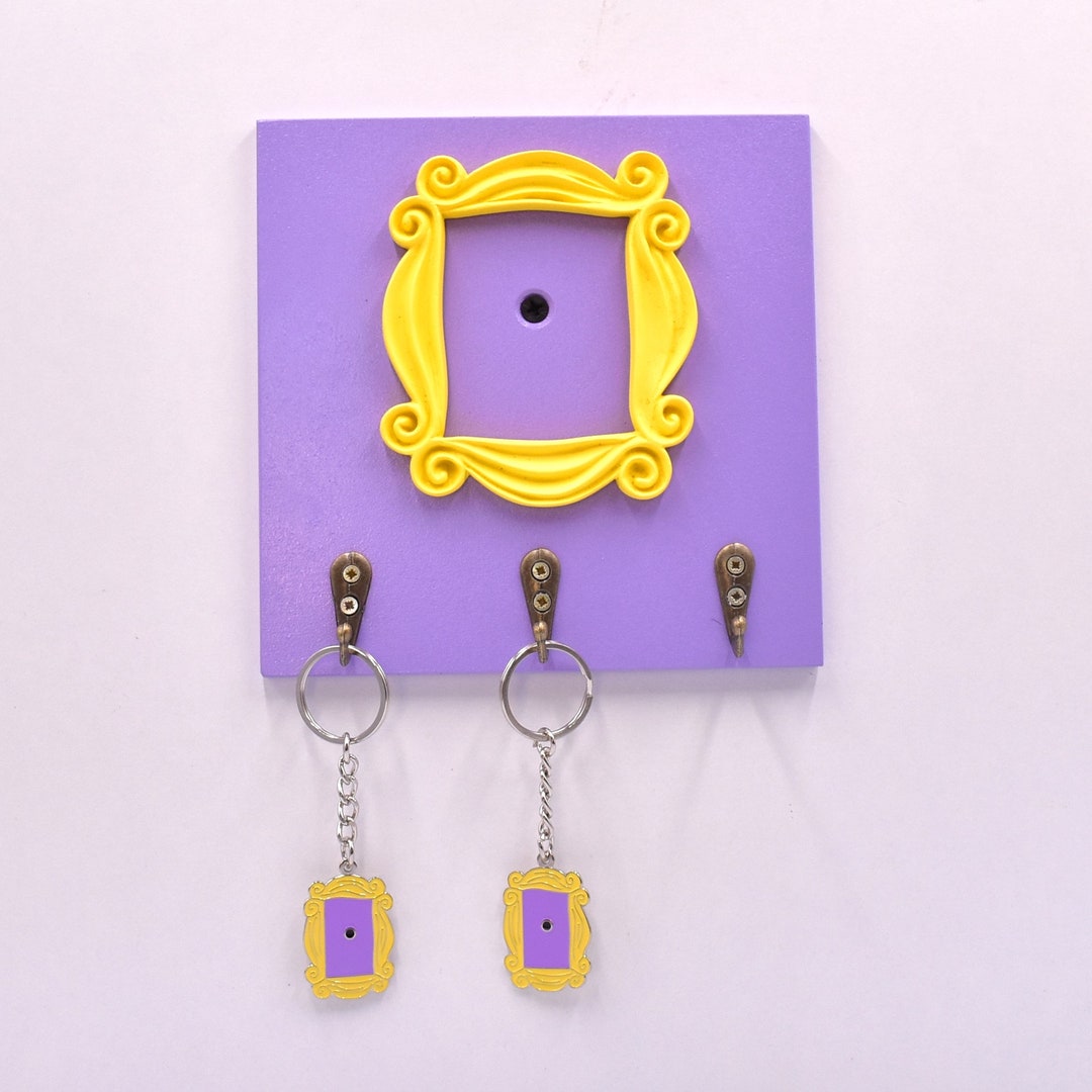 FRIENDS TV Show Official Picture Frame Keyring - Gold, Monica's Door Peephole Design - View #2
