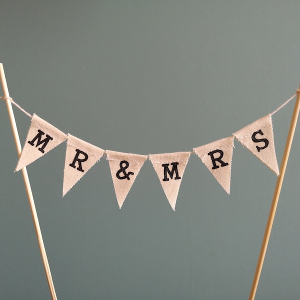 Mr And Mrs cake bunting, cream cake topper, Mr & Mrs, Hessian cake bunting, wedding cake topper, burlap wedding, rustic cake topper,wedding