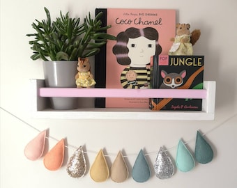 Scandi muted Raindrop Garland, Droplet Garland, Felt Garland, Nursery decor, pastel rainbow banner, Nursery Garland,Teardrop Garland