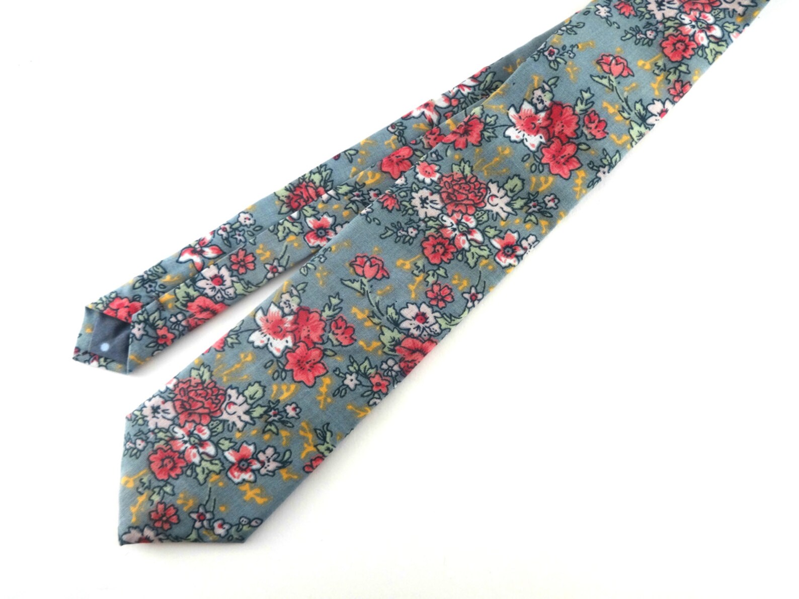 necktie blue