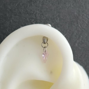 20 g 18 g 16 g 14 g Titane de qualité implantaire - Insert sans filetage - Labret vertical - Boucle d'oreille à hélice verticale