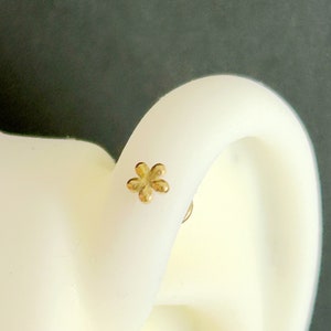 1 pc  16g Implant Grand Titanium - Flower Forward Helix Earring - Threadless Stud