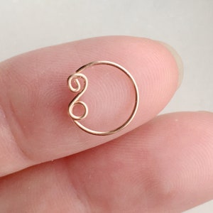 Boucle d'oreille Daith de calibre 24 22. Argent sterling, or 14 carats, or rose.