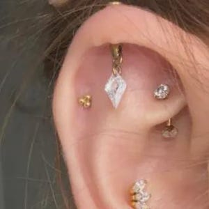 20g 18g 16g 14g ‣  Implant Grade Titanium - Threadless Push In  - Vertical Labret - Vertical Helix Earring