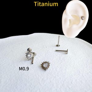 18g 16g  ‣ ASTM F136 Implant Grand Titanium • Heart Internally Threaded Stud • Lobe Stud