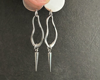 2 PCS - Spikes Dangle Ear Gauges