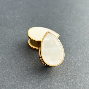 2 pcs -Pearl Ear Plugs- Stainless Steel - Ear Weights - Gauges -Ear gauges