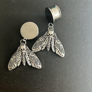 2 pcs - Bouchons d&#39;oreilles Luna Moth - Acier inoxydable - Poids auriculaires - Jauges - Jauges auriculaires