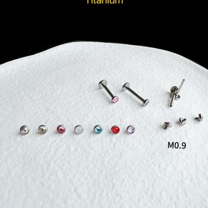 18g 16g ‣ Titânio verificado • Brinco labret Swarovski • Brinco labret com rosca interna • Brinco helix • Piercing hipoalergênico