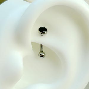 1 PC- Push In ‣ 16g ASTM F136 Implant Grade Titanium • Eyebrow Ring • Curved Barbells • Lip Ring • Black Tourmaline Rook • Vertical Labret