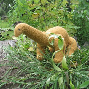 Apatosaurus Knitting Pattern image 1