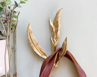 Cast Iron Wall Hook-Rustic Nature-Inspired Coat Hook, Decorative Leaf Hanger For Entryway, Garden, or Bathroom Decor