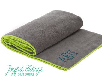 SALE Monogrammed Hot Yoga Towel, Personalized Mat-Sized Yoga Towel, Set of Bridesmaid Gift, Absorbent Gym Towel for Pilates, Workout Towel