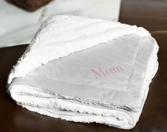 Personalized Fleece Blanket, Sherpa Fleece Blanket Present, Custom Gift for Mom, Cute Mother&#39;s Day Gift, Christmas Blanket Gift for Mom