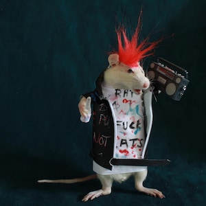 Rat Taxidermie Punk Rock Star - Cabinet De Curiosité, Oddities, Fabriqué En France
