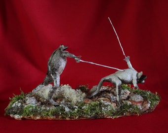 taxidermie grenouille duel crapaud  taxidermy épée  curiosité oditties