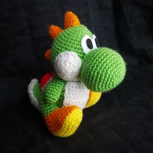 PATTERN: Yoshi amigurumi image 2