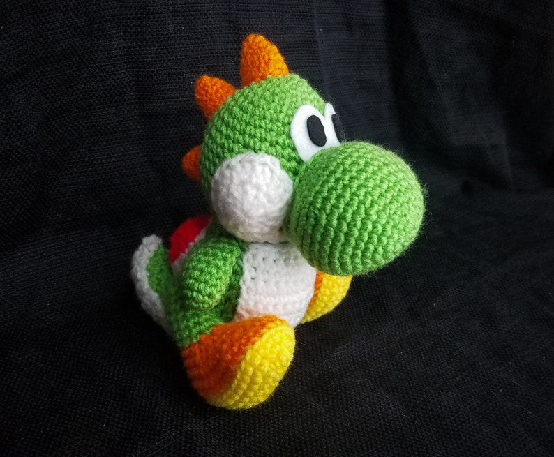 PATTERN: Yoshi amigurumi image 2