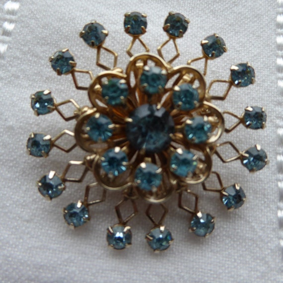 Blue Crystal Brooch, Vintage Rhinestone Brooch, F… - image 3