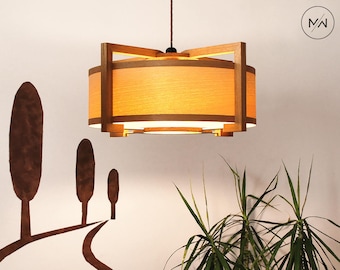 Plafonnier en bois plaqué chêne et frêne. Lampe à suspension moderne et naturelle.