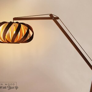 Lampadaire, lampe en arc, lampe design, lampe en placage, lampe moderne, acajou, frêne, lampe en contreplaqué, lampe en bois image 3