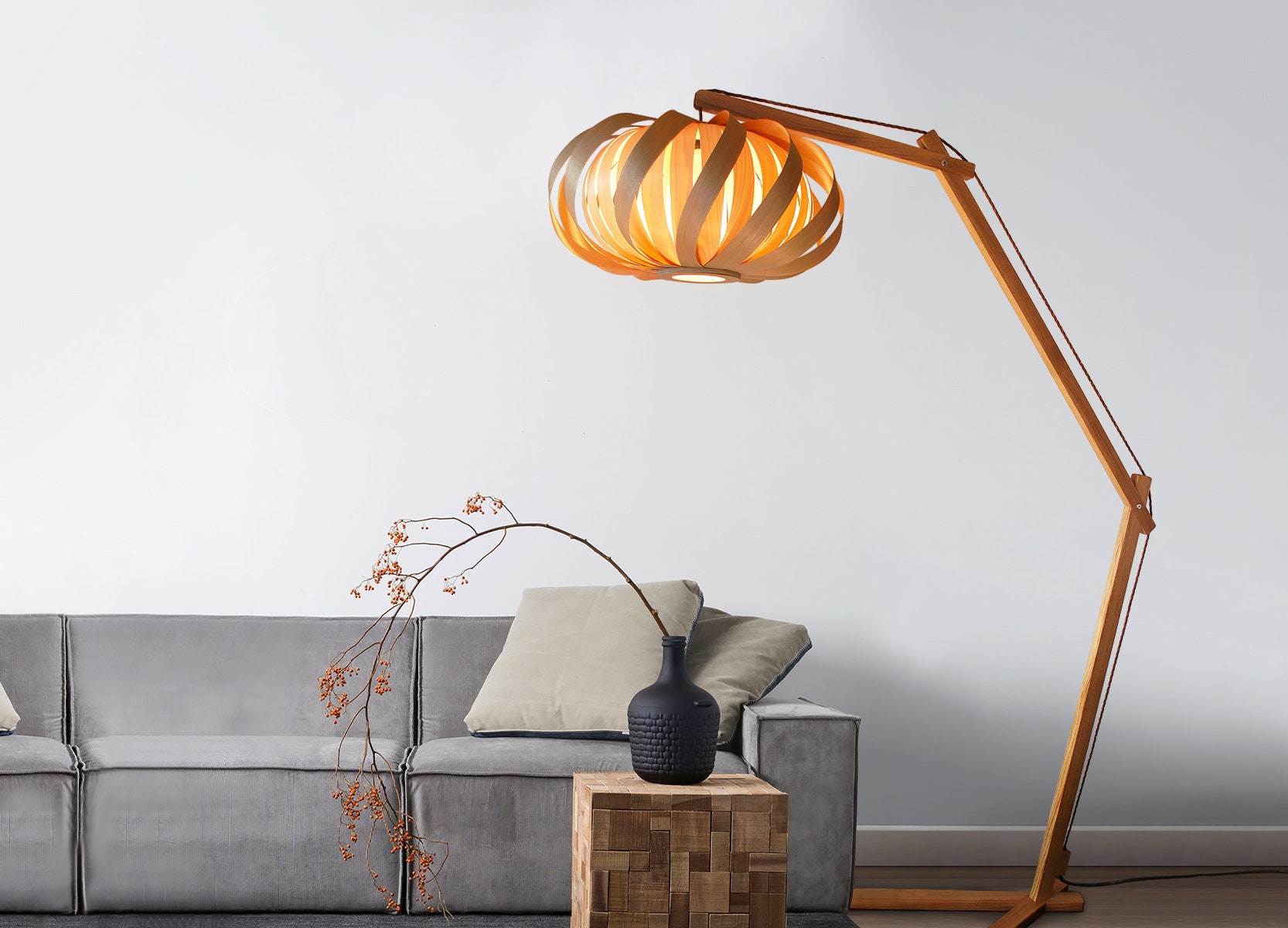 Lampadaire en Bois. Chêne et Bouleau. Lampe Design Moderne.