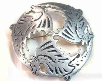 英国製のハンドメイドピューター製ドラゴンのラペルピンバッジ。箱入り