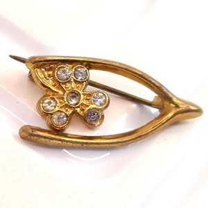 Vintage Shamrock Wishbone Brooch: Gold Tone Irish Luck Lapel Pin