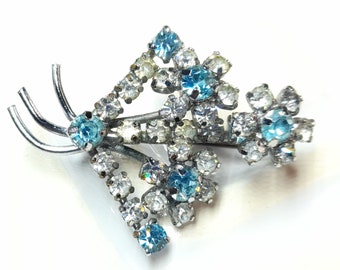 1950 Vintage Rhinestone Broche Algo Azul Joyería de Boda Plata Tono Atómico Alambre Flor Diamanté Pin Mid Century Joyería