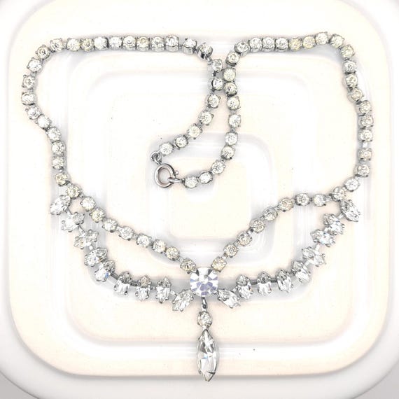 Collier Strass Rouge Et Blanc Sur Métal Doré Sans Nickel - Avec Fermoir De Sécurité, Neuf Avec étiquettes