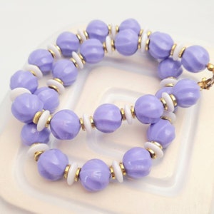 VINTAGE GOLD TONE PURPLE PLASTIC BEAD CHUNKY NECKLACE MADE IN AUSTRIA VINTAGE GOLD TONE PURPLE PLASTIC BEAD CHUNKY NECKLACE MADE IN AUSTRIA
