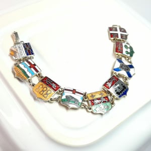 Vintage Canadian Emblems Bracelet - Enameled Link Bracelet - Souvenir Jewellery from Canada