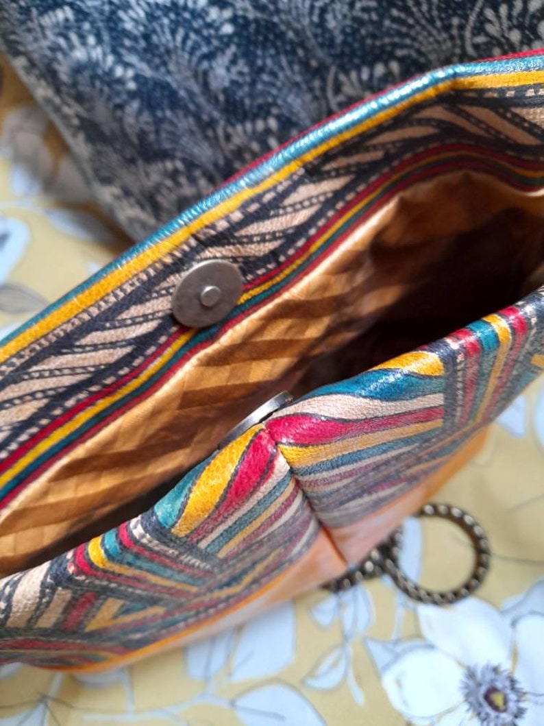 Small leather showlder tuareg bag