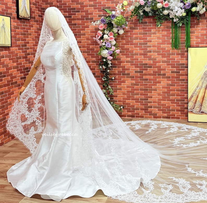 Wide Corded Alencon Lace appliques Spanish Mantilla Cathedral Wedding Veil, Wide Corded Floral lace Catholic Wedding veil V669